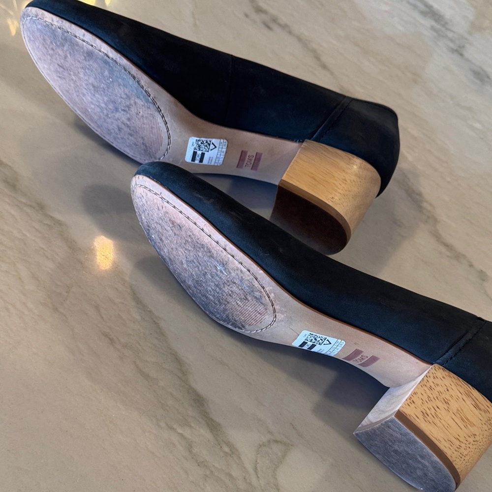 TOMS Women's Black Heels with Tan Block - Picture 3 of 4